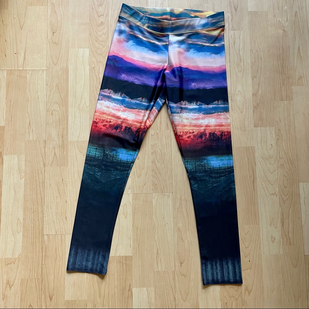 American Eagle Photo Real hi-rise legging, sunset print size M